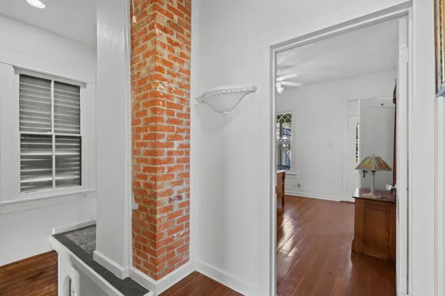 $2,000 | 611 Church Street, Galveston, TX 77550