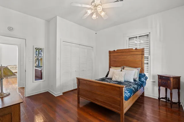 $2,000 | 611 Church Street, Galveston, TX 77550