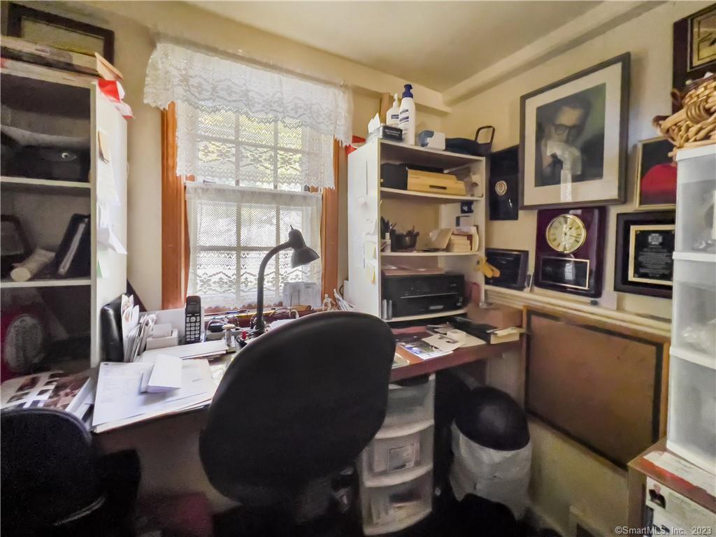 81 Currituck Road Newtown, CT 06470 - Photo 14 of 40