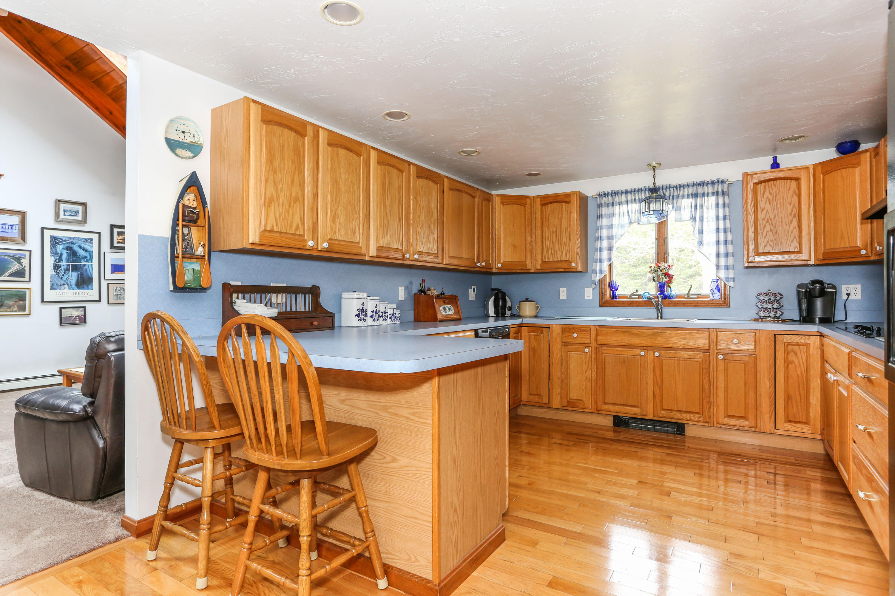 18 Aldrich Road Truro, MA 02666 - Photo 8 of 28 18AldLR-7