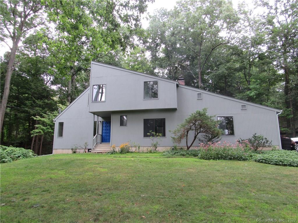 Front of 47 Flax Hill