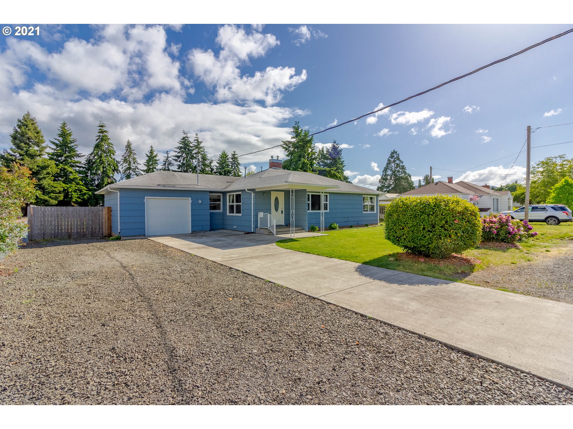 140 Walker Road Lebanon, OR 97355 - Photo 2 of 32 Gallery Image 2