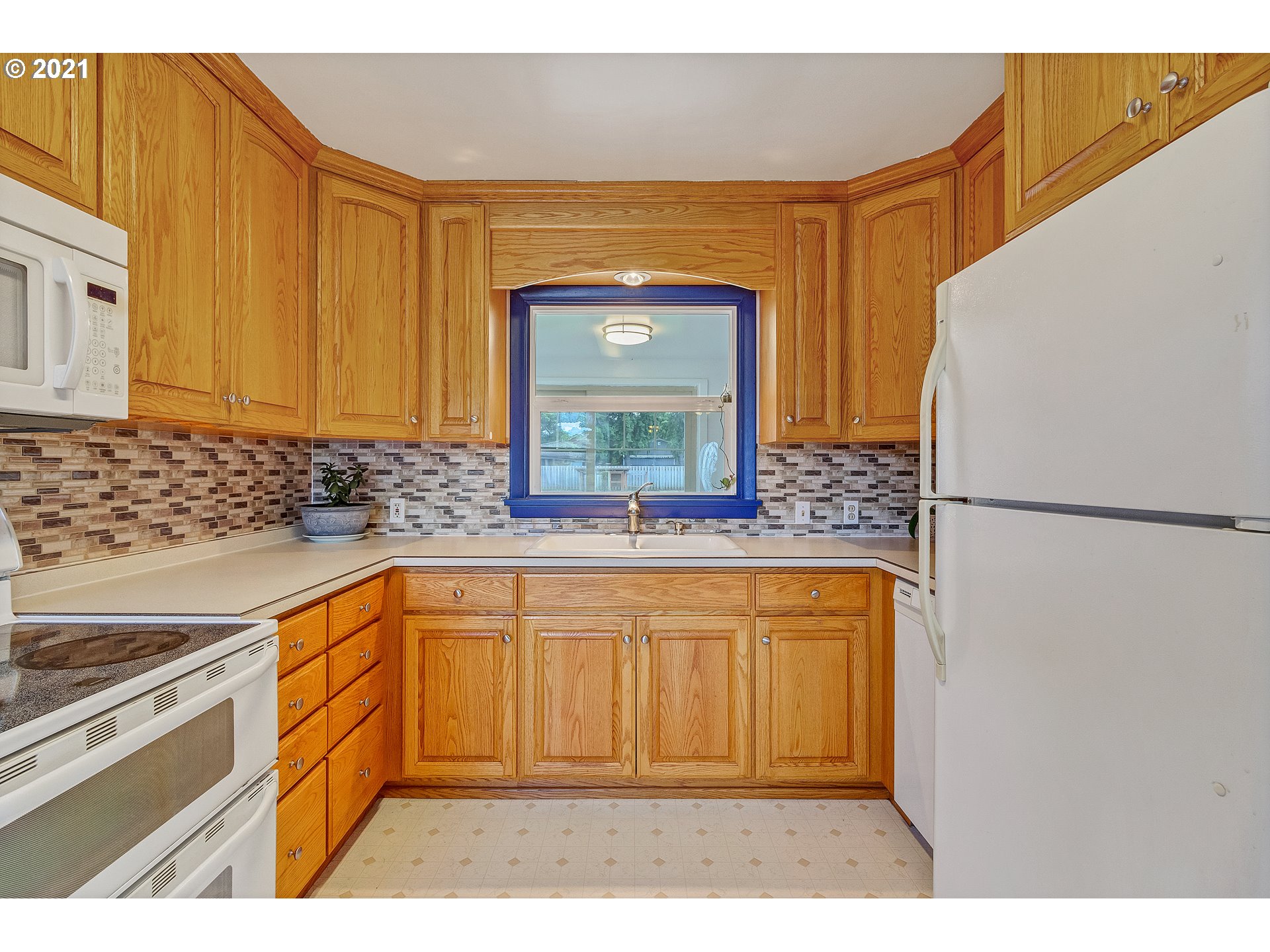 140 Walker Road Lebanon, OR 97355 - Photo 11 of 32 Gallery Image 11