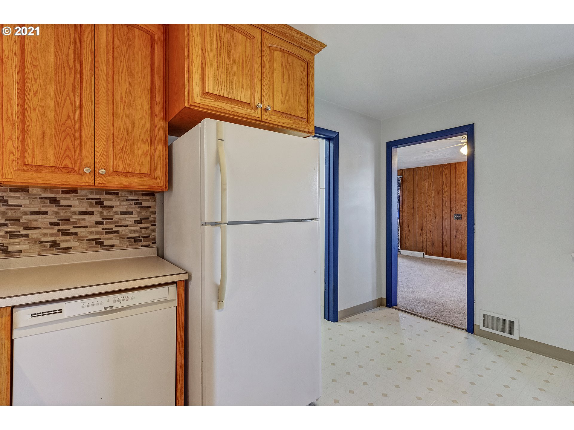 140 Walker Road Lebanon, OR 97355 - Photo 12 of 32 Gallery Image 12
