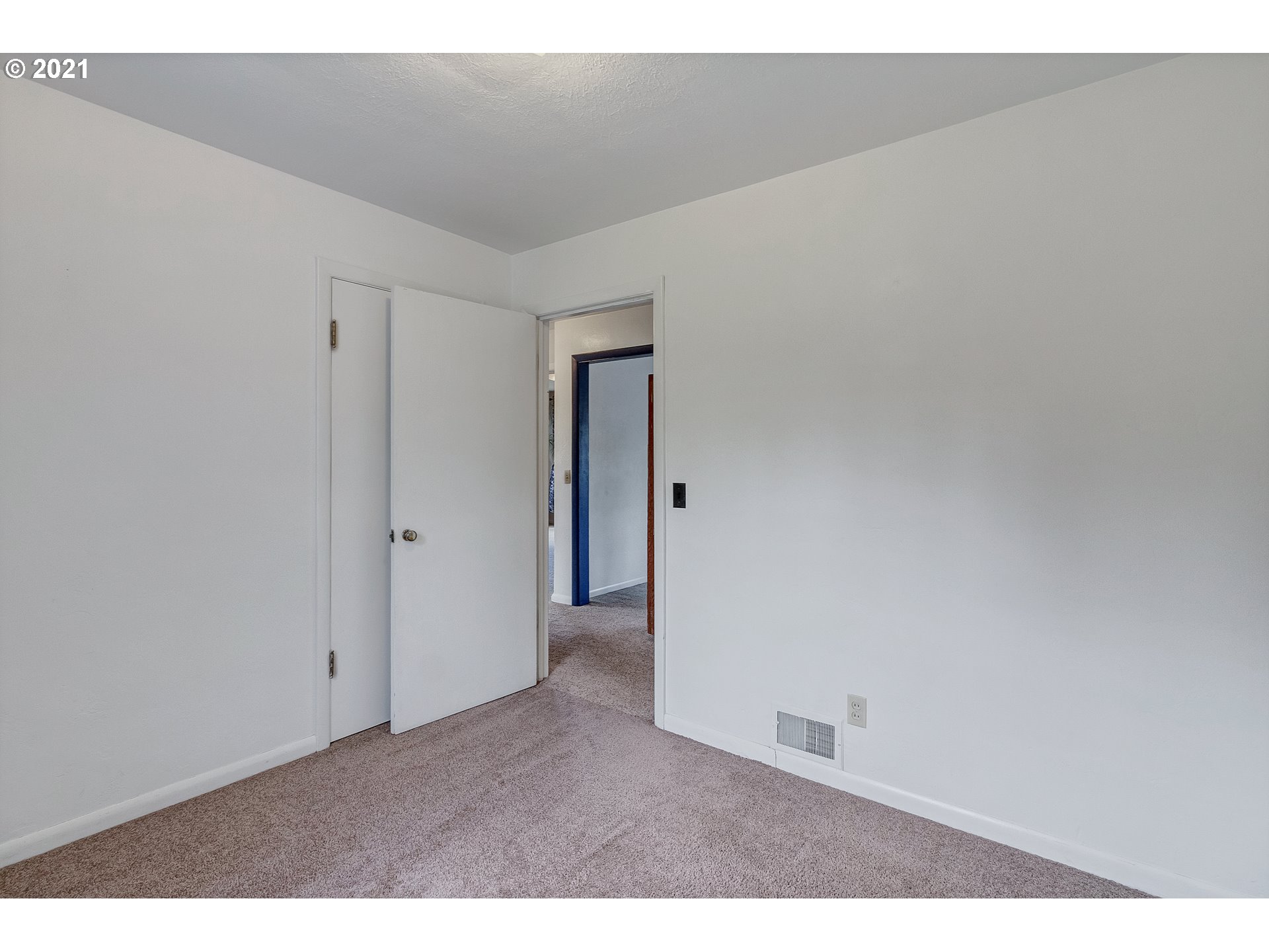 140 Walker Road Lebanon, OR 97355 - Photo 15 of 32 Gallery Image 15
