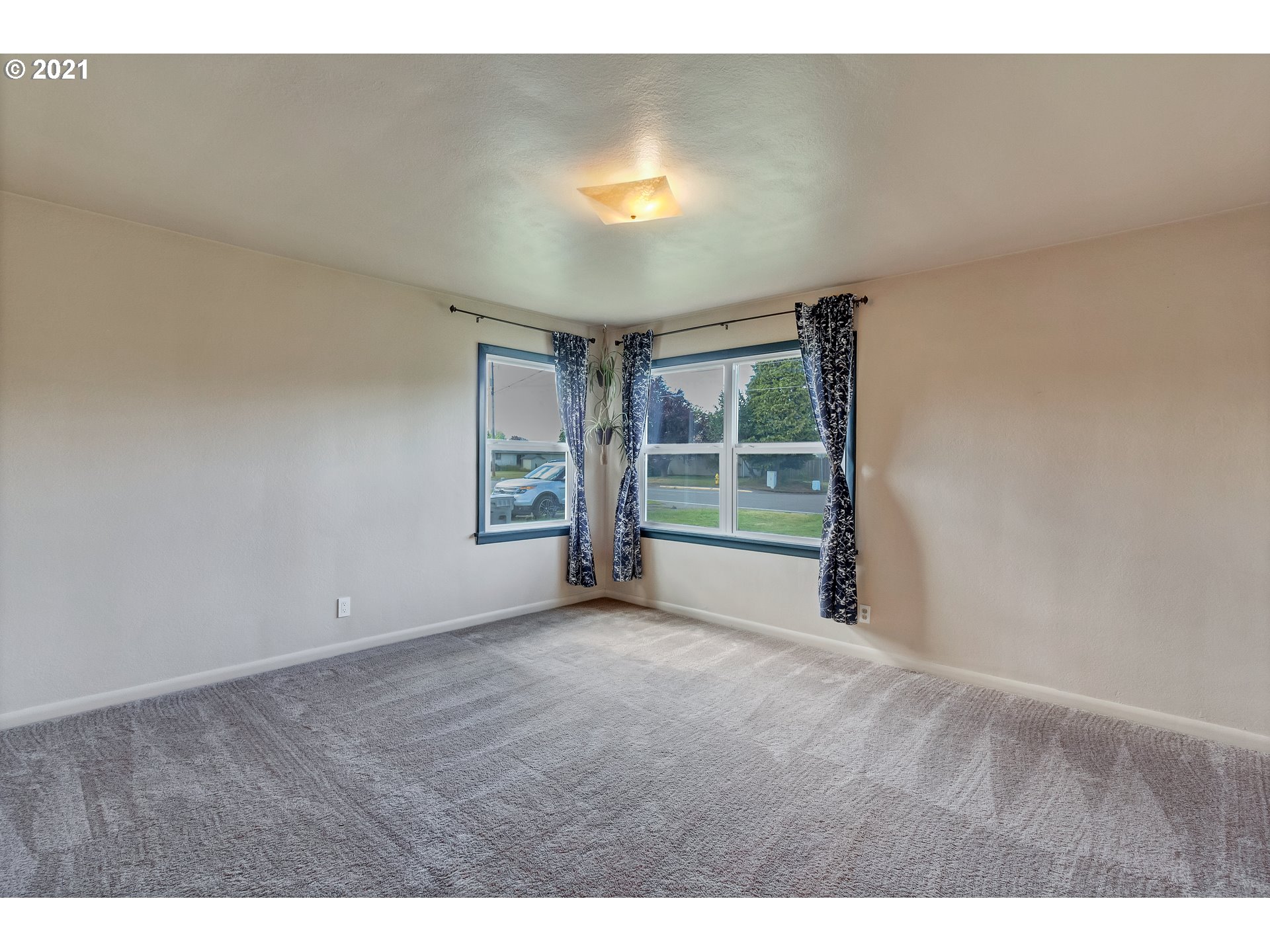140 Walker Road Lebanon, OR 97355 - Photo 10 of 32 Gallery Image 10