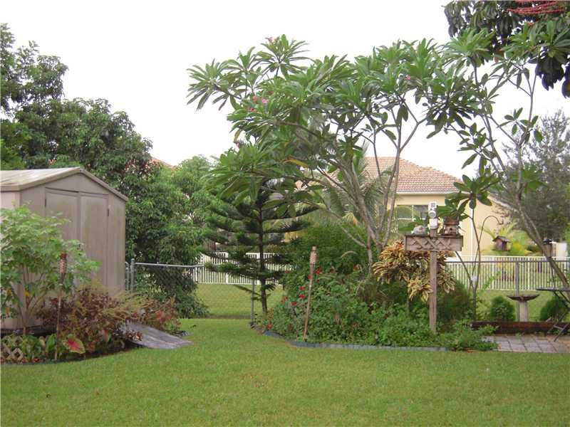 8331 Southwest 39th Court Davie, FL 33328 - Photo 13 of 14 Yard/Garden