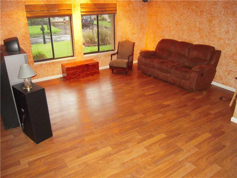 8331 Southwest 39th Court Davie, FL 33328 - Photo 7 of 14 Living Room