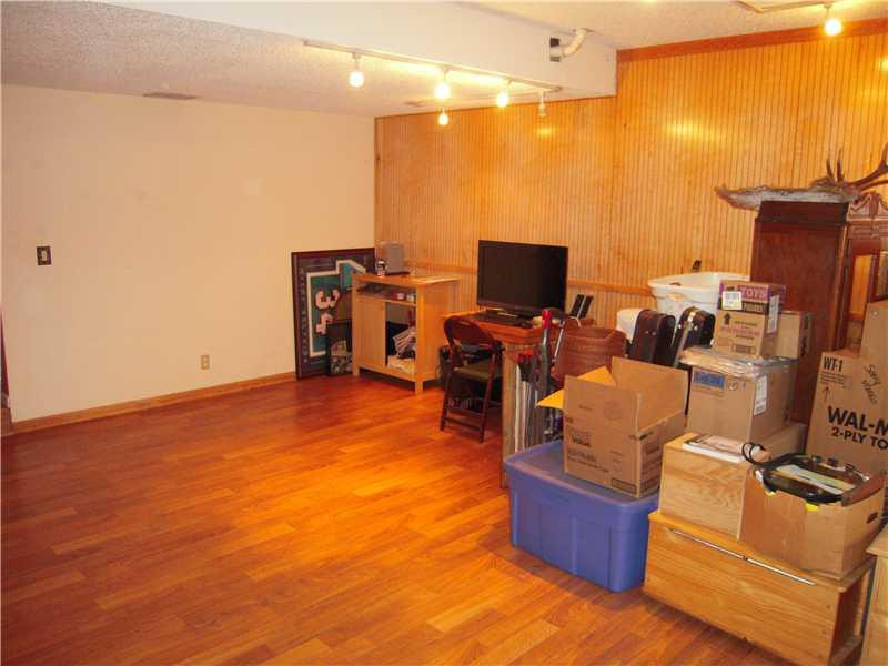 8331 Southwest 39th Court Davie, FL 33328 - Photo 9 of 14 Den/Family/Great Room