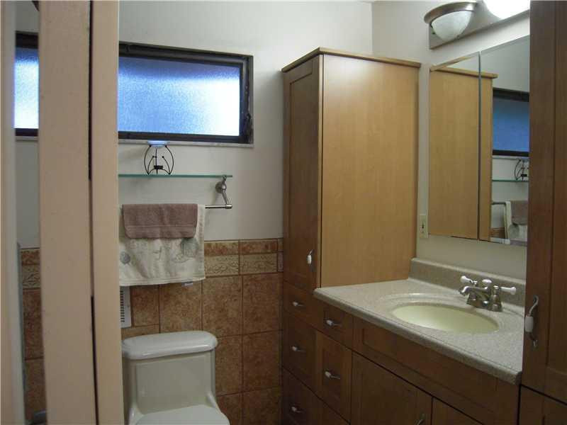 8331 Southwest 39th Court Davie, FL 33328 - Photo 10 of 14 Bathroom Master