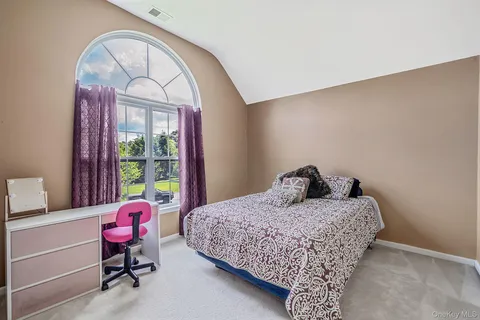 $999,000 | 6 Westover Court, Shoreham, NY 11786