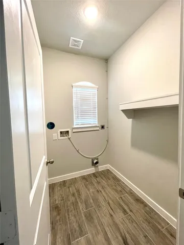 $2,100 | 5026 Mint Orchard Drive, Houston, TX 77066