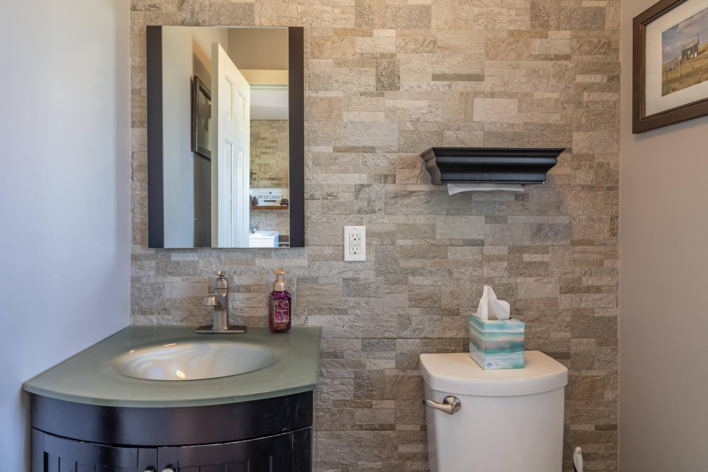 160 Kennebec Road Hampden, ME 04444 - Photo 8 of 75 160 Kennebec Road Interiors-22