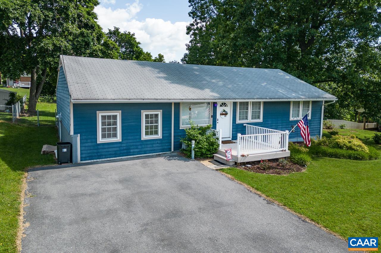 1111 Skymont Road Staunton, VA 24401 - Photo 4 of 26 Gallery Image 4