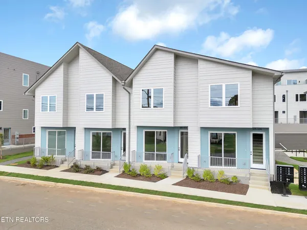 $352,500 | 105 East Oldham Avenue, Unit 102, Knoxville, TN 37917