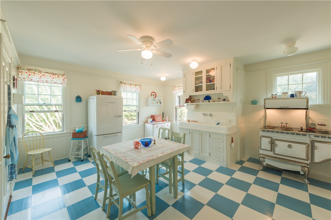 20 Plimpton Road Westerly, RI 02891 - Photo 11 of 27 Kitchen