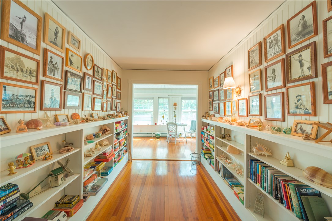 20 Plimpton Road Westerly, RI 02891 - Photo 18 of 27 Second Floor Hallway