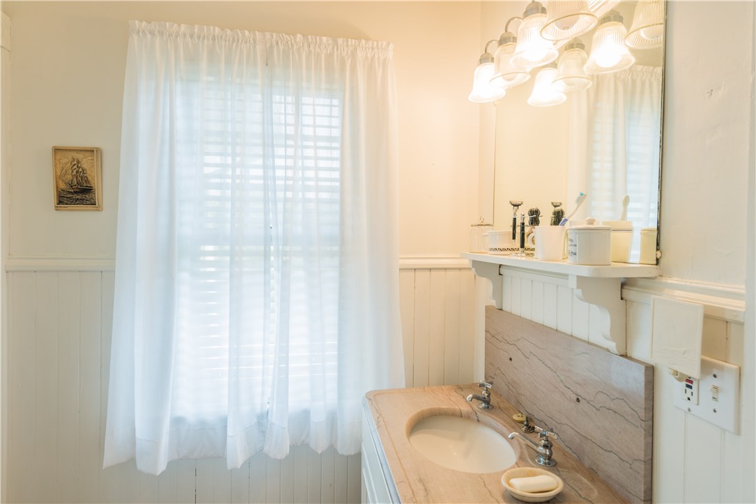 20 Plimpton Road Westerly, RI 02891 - Photo 24 of 27 Second Floor Bathroom