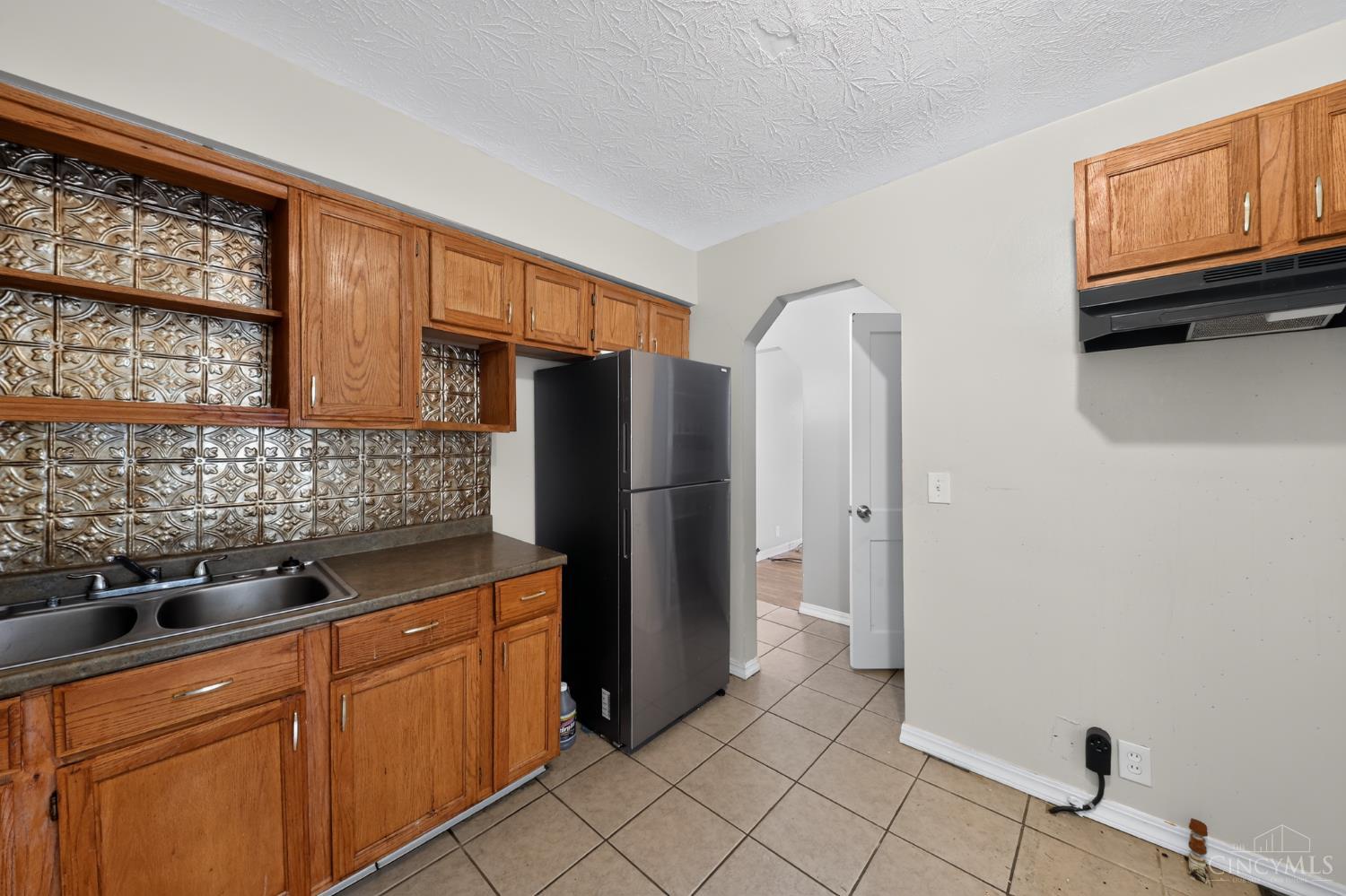 5804 Argus Road Cincinnati, OH 45224 - Photo 13 of 30