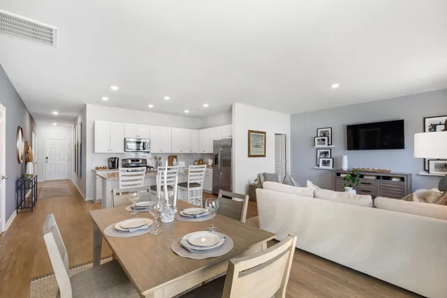 $321,235 | 609 Winter Wren Way, Moncks Corner, SC 29461