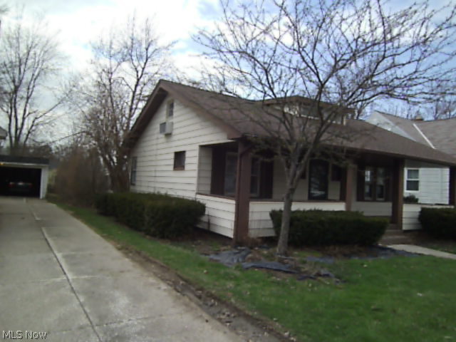 1608 Winchester Road Cleveland, OH 44124 - Photo 10 of 15 Gallery Image 10