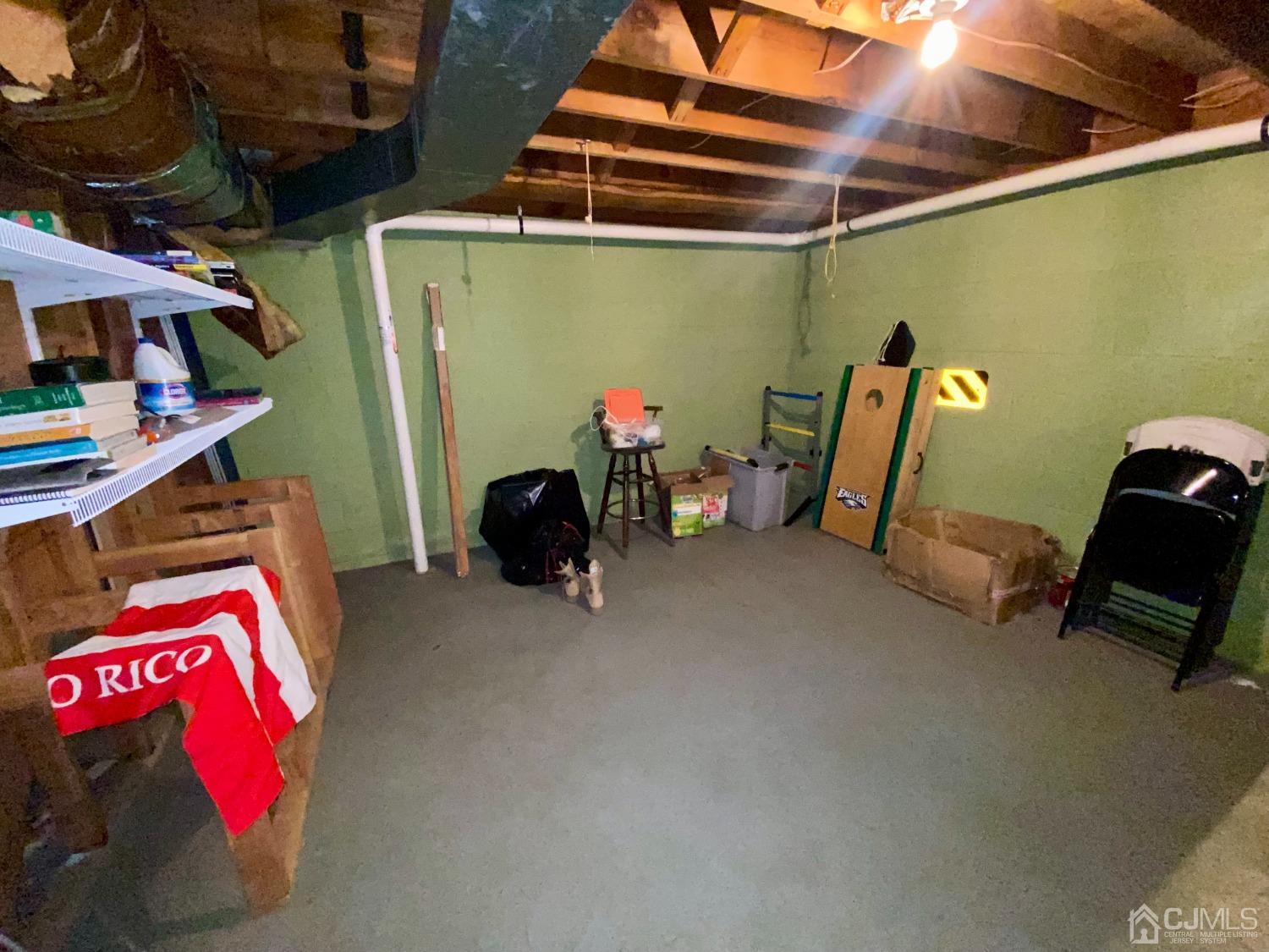 30 Woodland Road Franklin, NJ 07416 - Photo 33 of 34 a view of a room with gym equipment