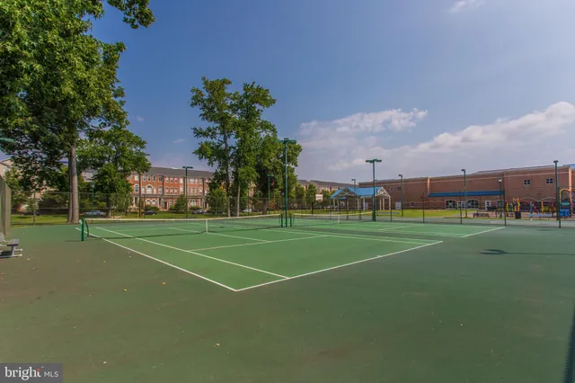 a picture of a very nice looking city