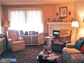 311 Shaw Road Ridley Park, PA 19078 - Photo 4 of 12 Living Room