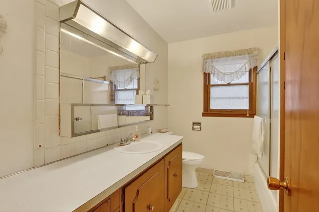 $110,000 | 2820 Hanson Street, Rockford, IL 61109