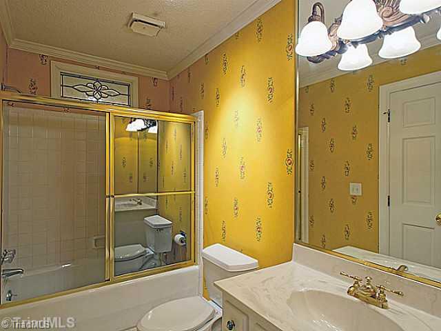 1034 Briarcliff Road Burlington, NC 27215 - Photo 14 of 16 Other Bath. Downstairs Full Bath