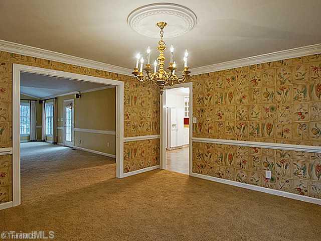 1034 Briarcliff Road Burlington, NC 27215 - Photo 3 of 16 Dining Room.