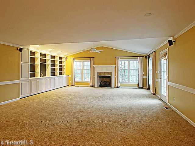 1034 Briarcliff Road Burlington, NC 27215 - Photo 4 of 16 Den/Family/Great Room.