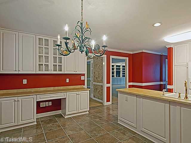 1034 Briarcliff Road Burlington, NC 27215 - Photo 5 of 16 Kitchen.