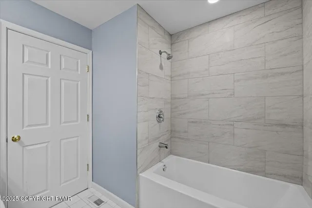 a view of an outdoor space with garden