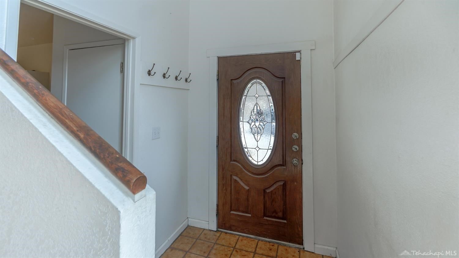 25401 Bear Valley Road Tehachapi, CA 93561 - Photo 5 of 35 Gallery Image 5