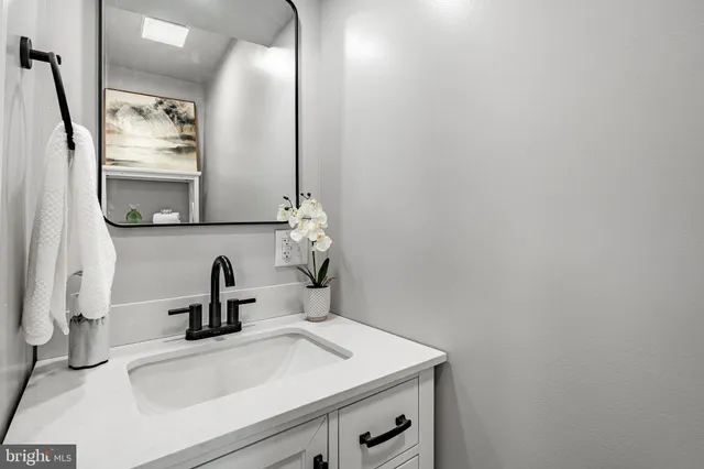 $575,000 | 354 East Lancaster Avenue, Downingtown, PA 19335