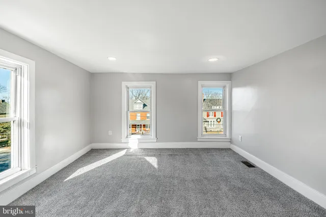 $575,000 | 354 East Lancaster Avenue, Downingtown, PA 19335