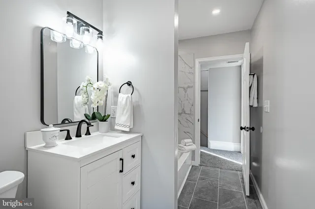 $575,000 | 354 East Lancaster Avenue, Downingtown, PA 19335