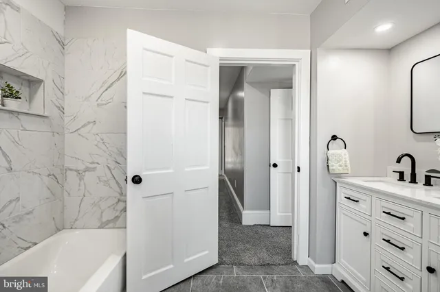 $575,000 | 354 East Lancaster Avenue, Downingtown, PA 19335