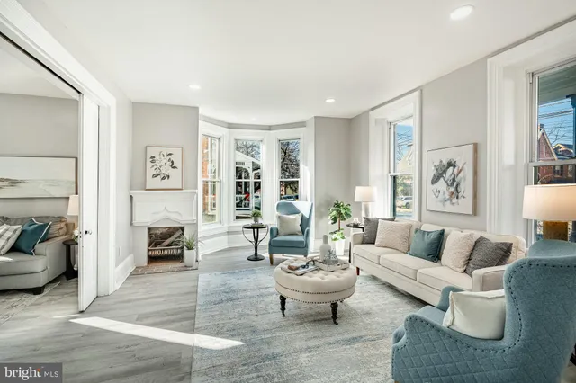 $575,000 | 354 East Lancaster Avenue, Downingtown, PA 19335