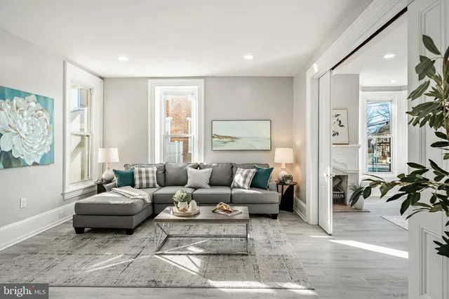 $575,000 | 354 East Lancaster Avenue, Downingtown, PA 19335