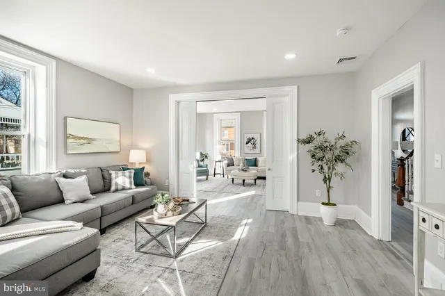 $575,000 | 354 East Lancaster Avenue, Downingtown, PA 19335