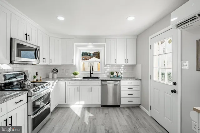 $575,000 | 354 East Lancaster Avenue, Downingtown, PA 19335