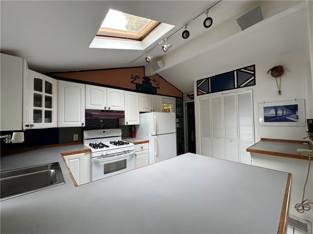 58 Beach Street Warren, RI 02885 - Photo 14 of 24