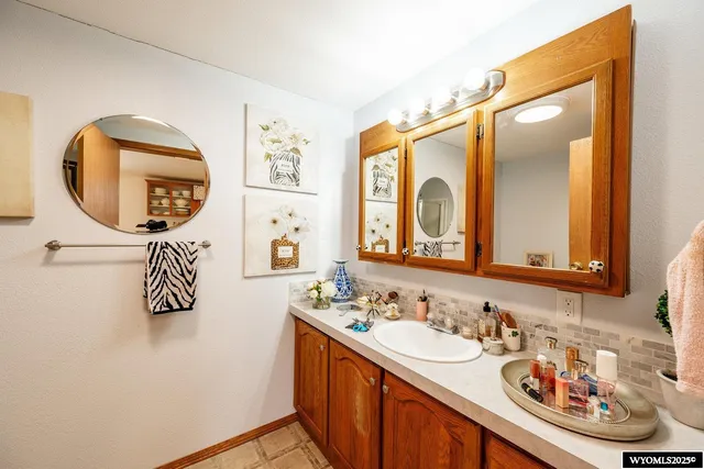 $200,000 | 793 North Adams Avenue, Buffalo, WY 82834