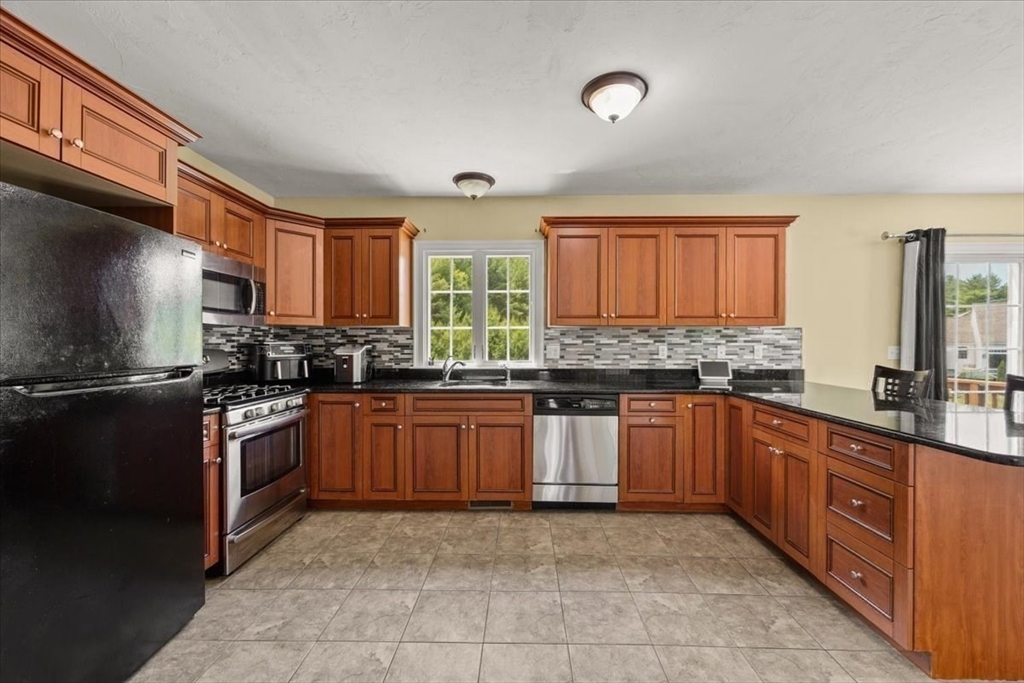 18 Bethel Way Wareham, MA 02576 - Photo 12 of 42