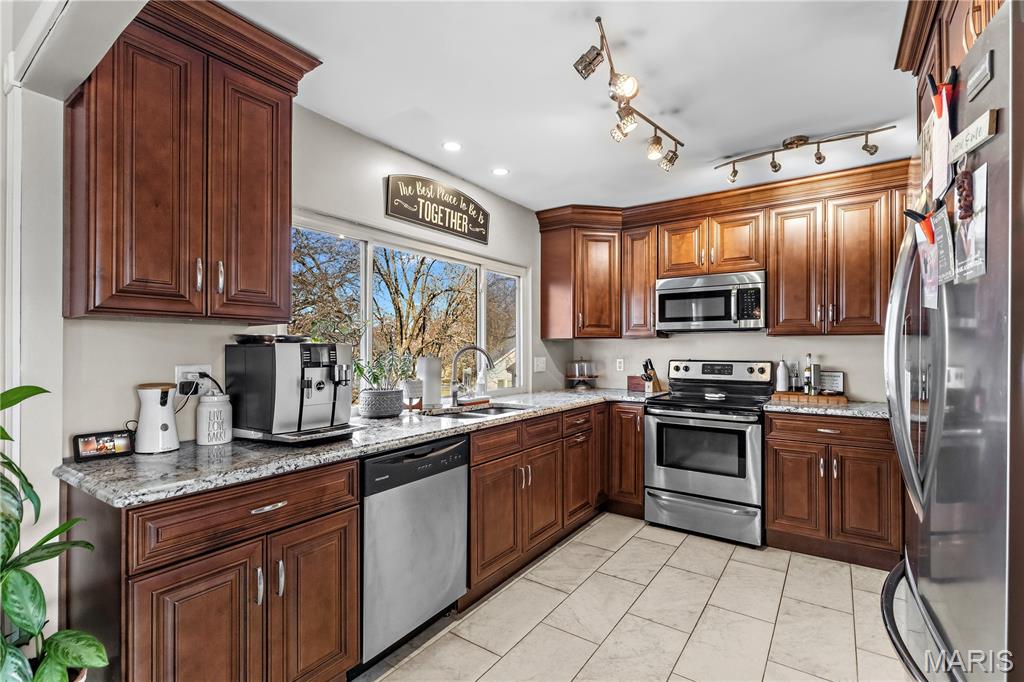 717 Woodrun Drive Ballwin, MO 63021 - Photo 16 of 30