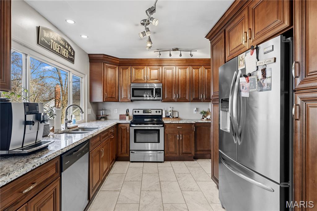 717 Woodrun Drive Ballwin, MO 63021 - Photo 17 of 30