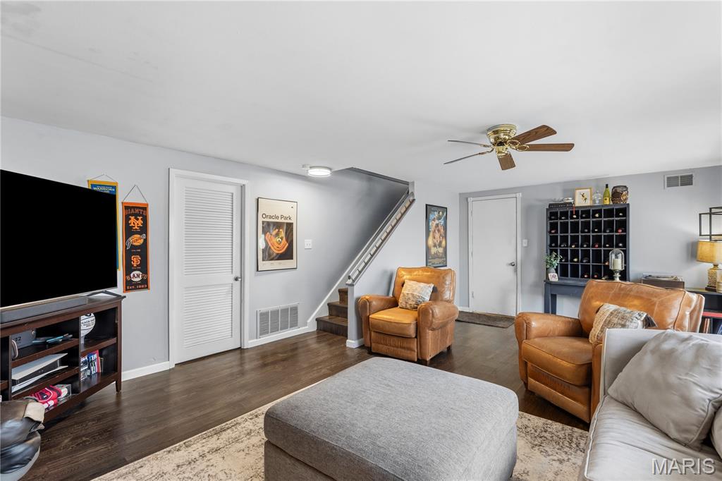 717 Woodrun Drive Ballwin, MO 63021 - Photo 7 of 30