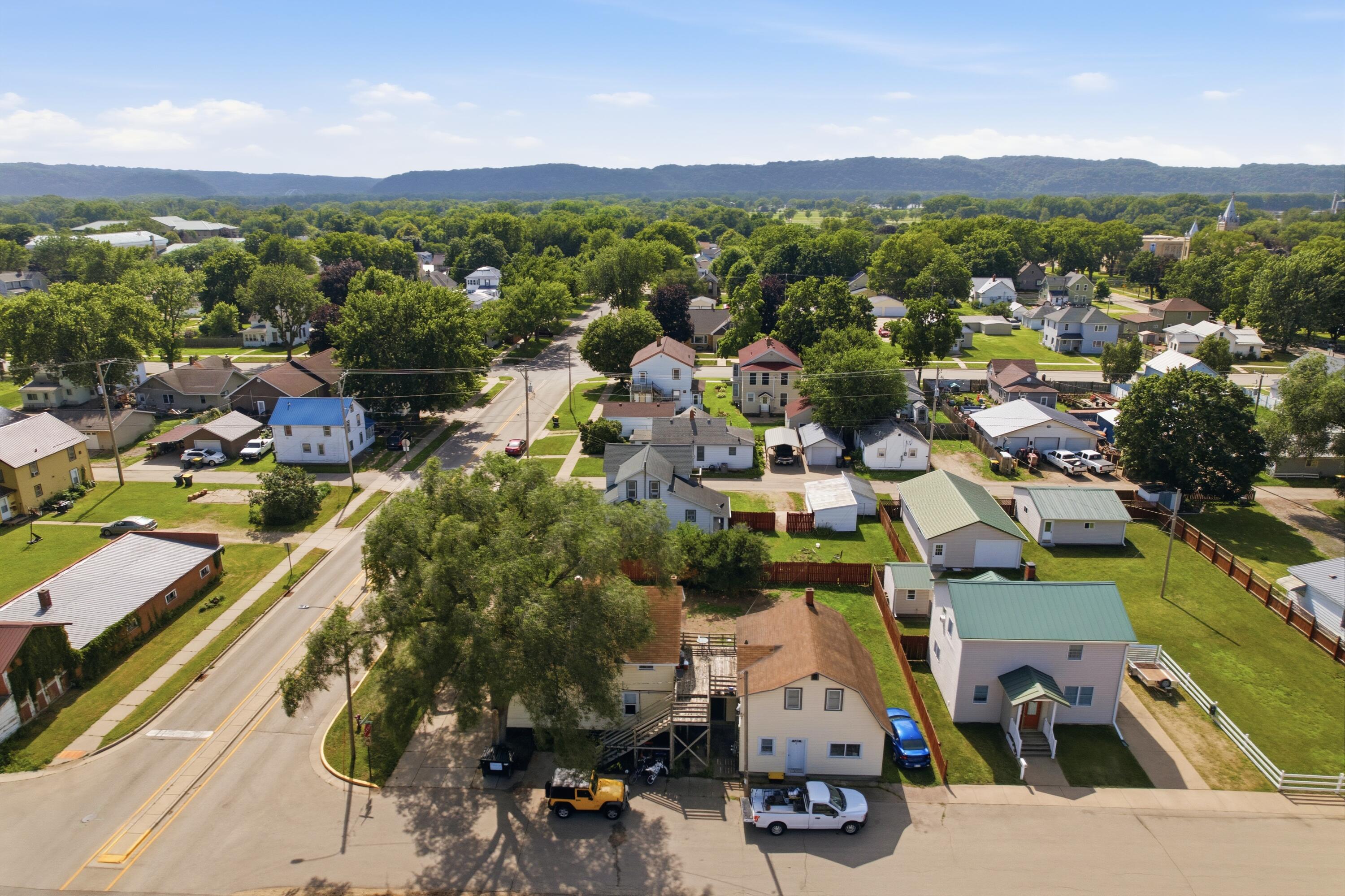 321 East Washington Street Prairie du Chien, WI 53821 - Photo 31 of 39 DJI_0202